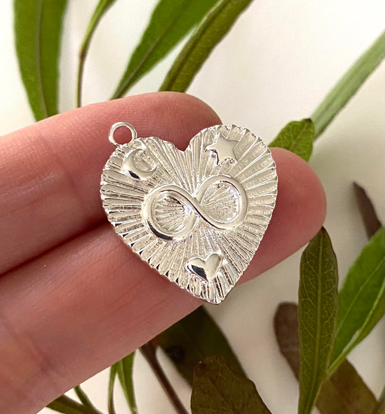 COLGANTE CORAZON INFINITO PLATA 2.3CM